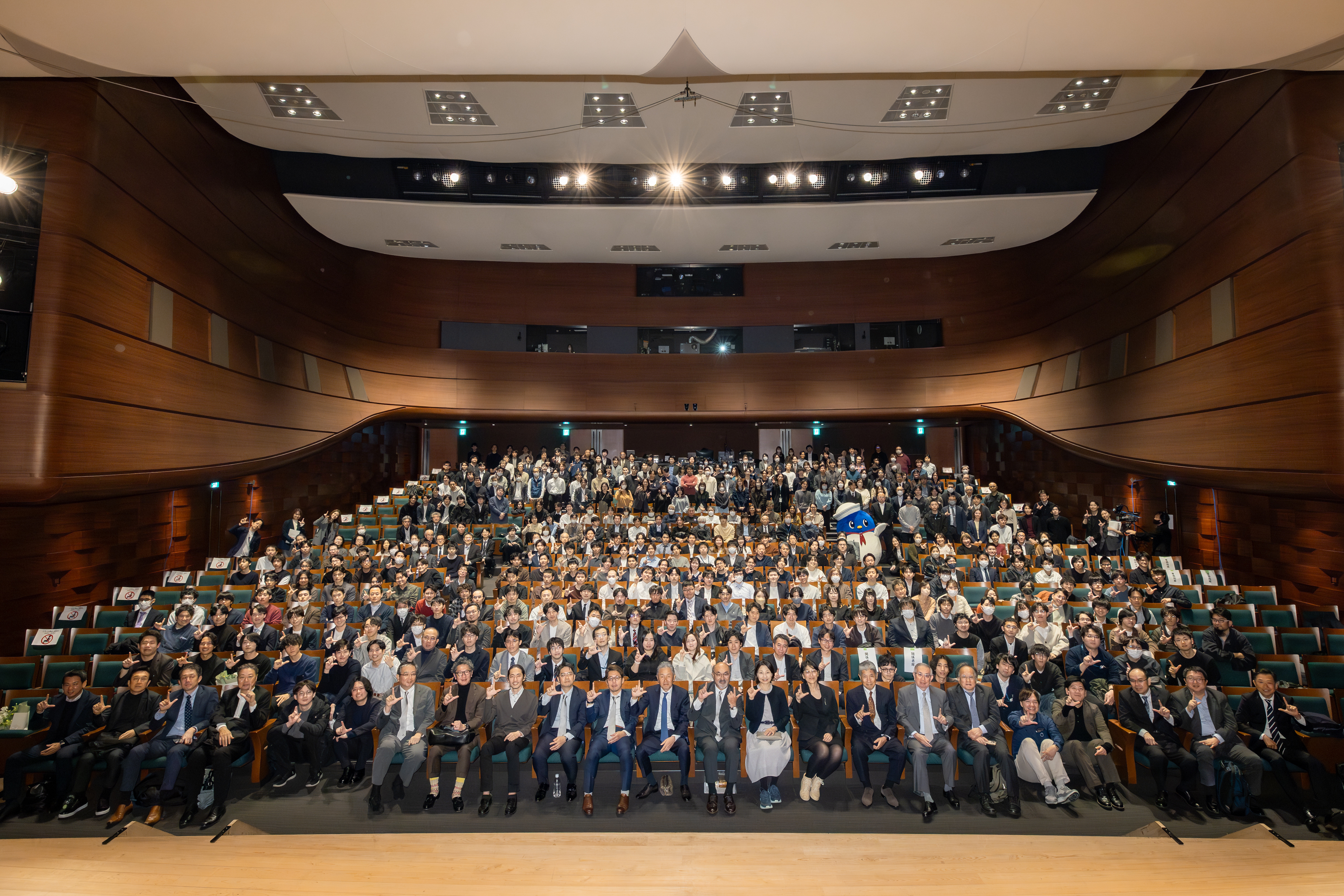 全社員での集合写真